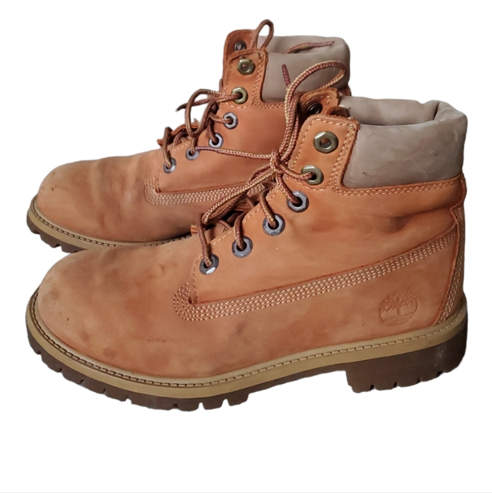 Timberland big kids classic 6-inch work boots in Tan sz 4.5 Youth